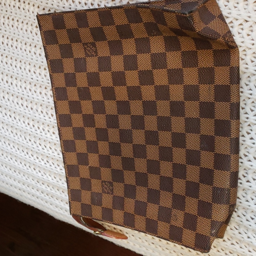 💯AUTHENTIC ⭐️⭐️⭐️Louis Vuitton